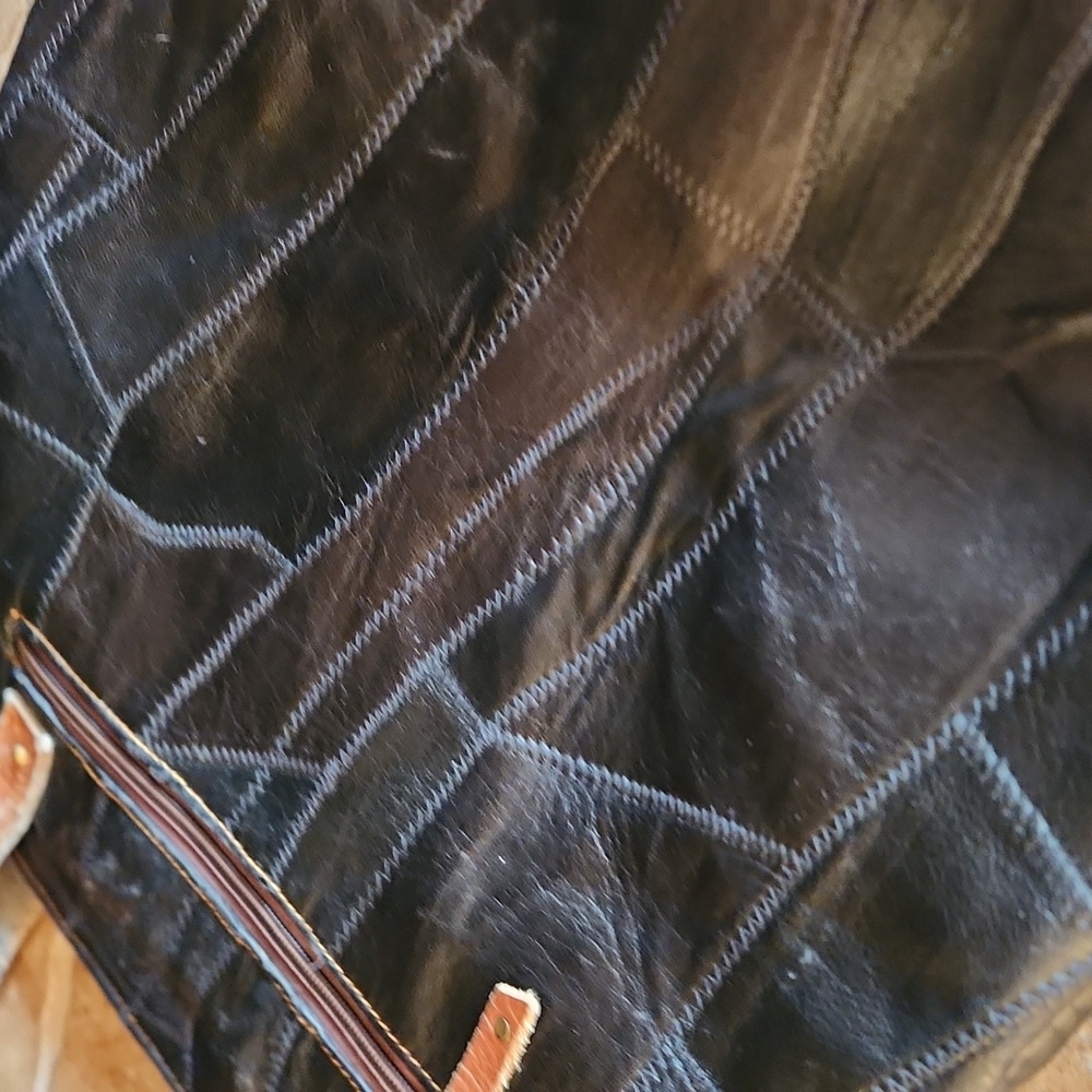 Vaan & Co Black With Brown Accent Leather Tote - Picture 15 of 16